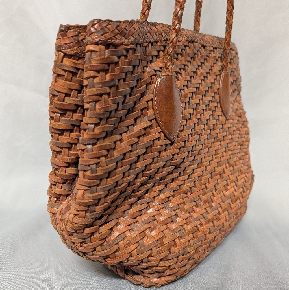 Vintage Woven Brown Shoulder Tote Bag - Classic Handcrafted Style - Picture 4 of 16